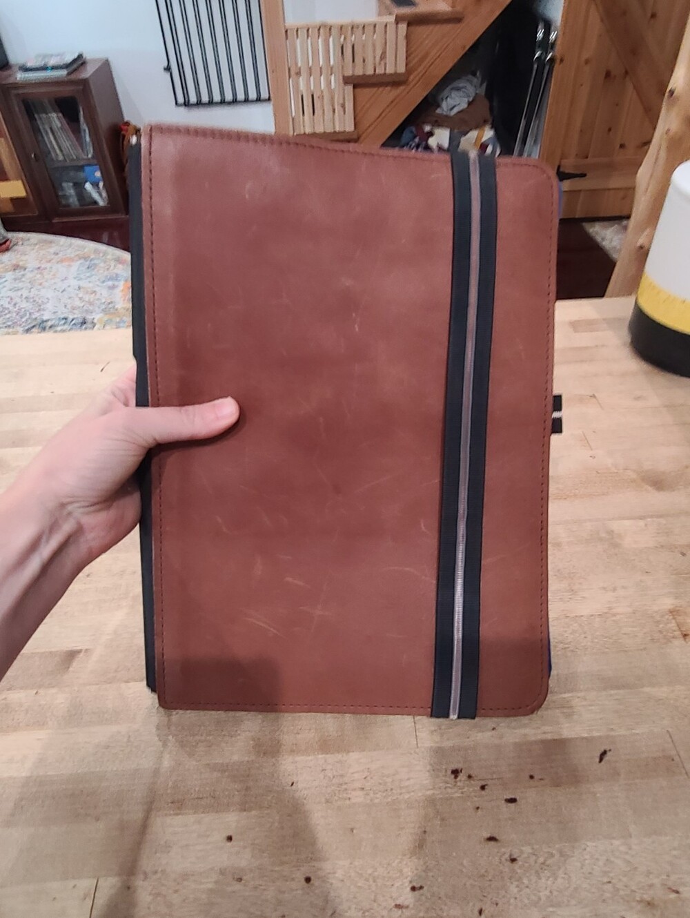 Roterfaden L Taschenbegleiter In Brown With Blue Felt